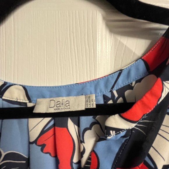 Goergous flower pattern - Picture 2 of 3